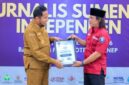 Dok. Pemberian penghargaan atas kiprah Bupati Sumenep Achmad Fauzi Wongsojudo. //SuaraFaktual