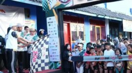 Dok. Bupati Sumenep Dr. H. Achmad Fauzi Wongsojudo, saat melepas peserta RUN IDI RUN. //SuaraFaktual