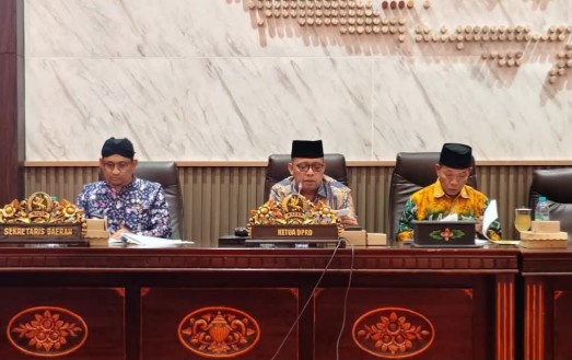 Dok. Ketua DPRD Kabupaten Sumenep, H. Zainal Arifin (tengah).//SuaraFaktual