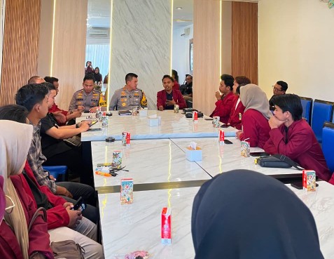 Dok. Ikatan Mahasiswa Muhammadiyah (IMM) Sumenep, bersama Kapolresta Sumenep, Ariek Indra Sentanu,//SuaraFaktual